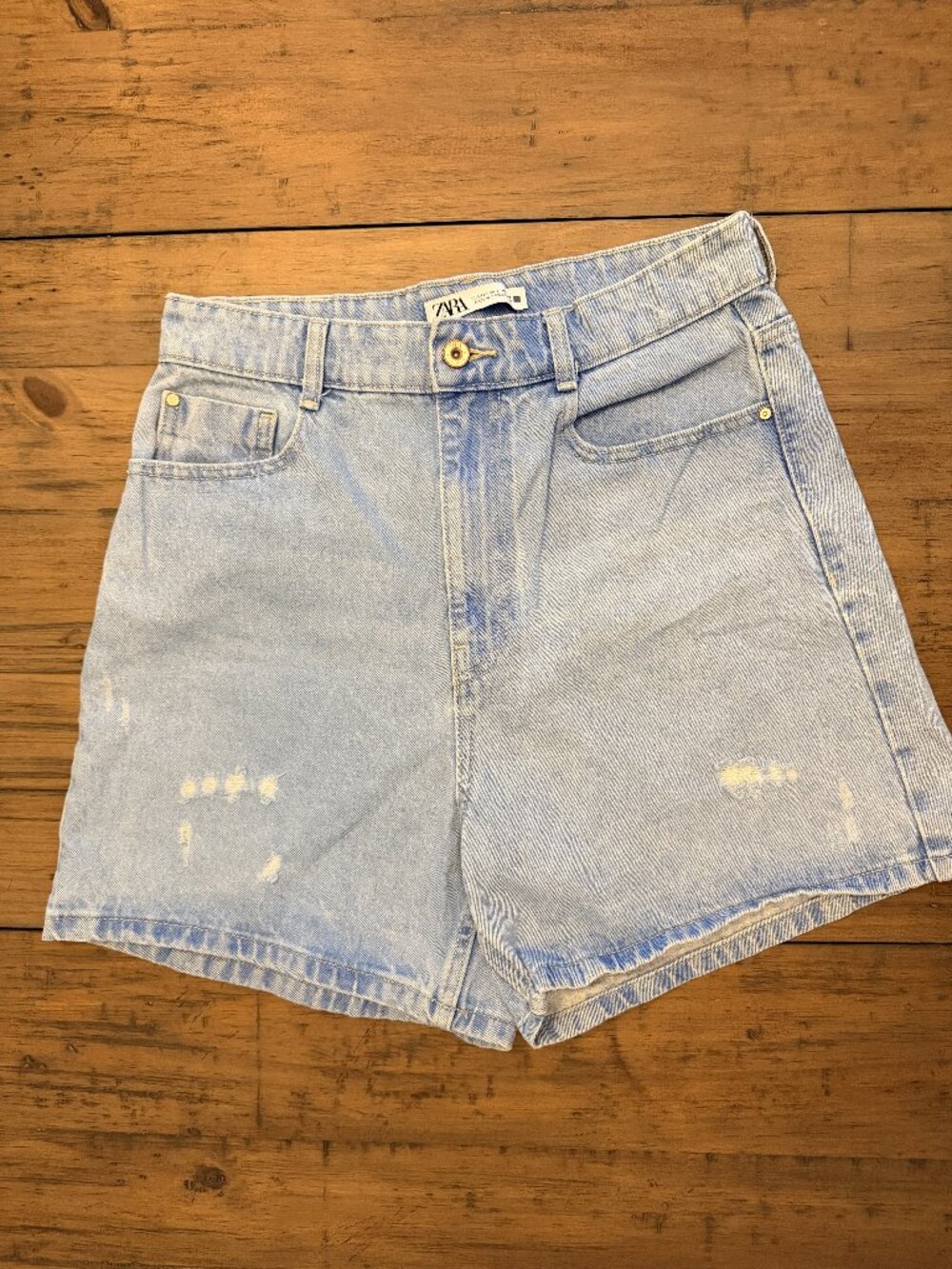 Zara Light Wash Distressed Denim Shorts High Rise Mom Fit | Size 8